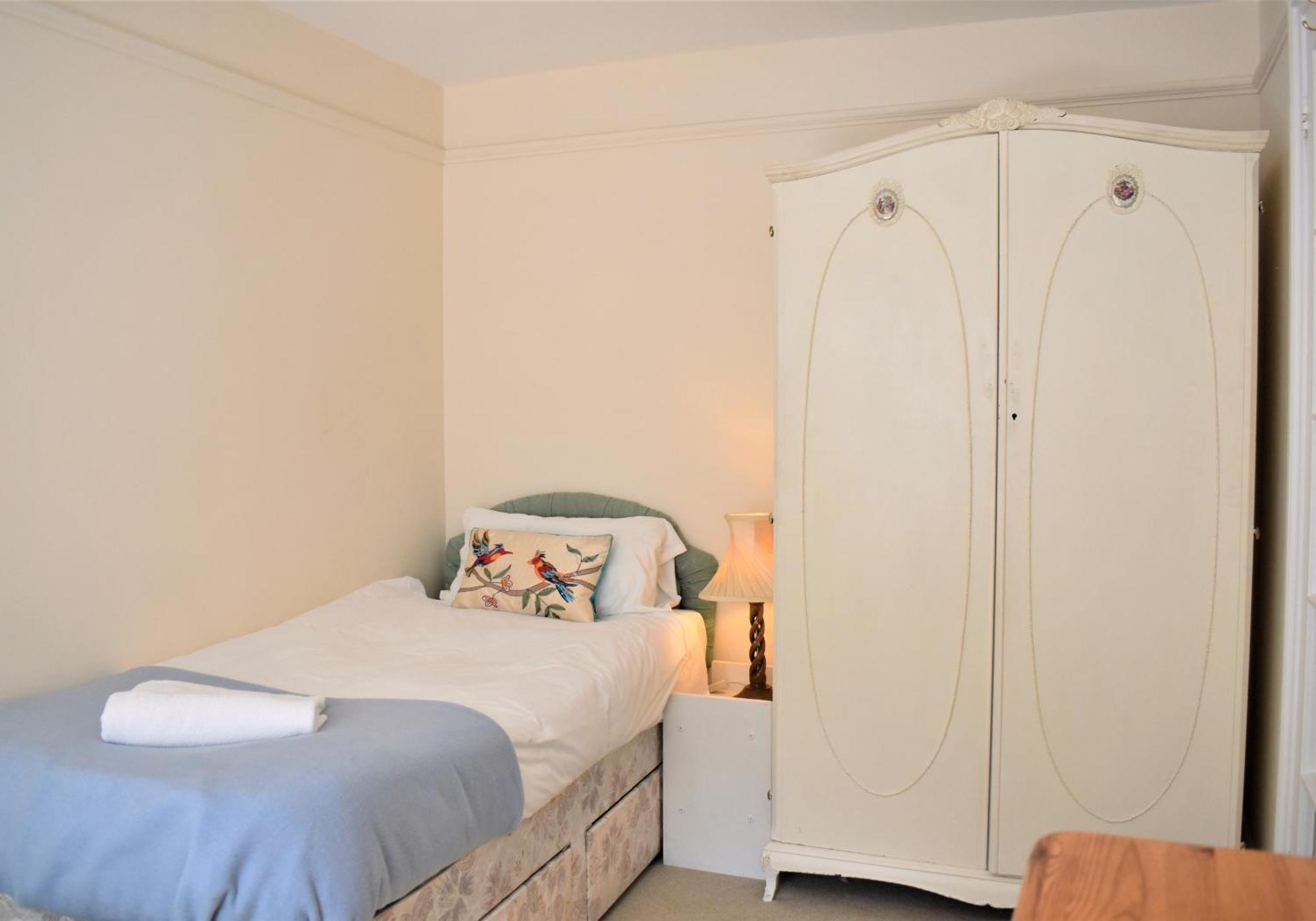 Georgian 2 Bedroom Apartment In Chichester With Free Parking - Chichester Holiday Properties Exterior photo
