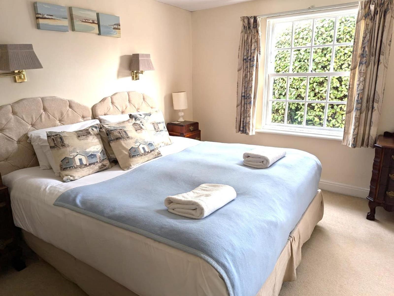 Georgian 2 Bedroom Apartment In Chichester With Free Parking - Chichester Holiday Properties Exterior photo