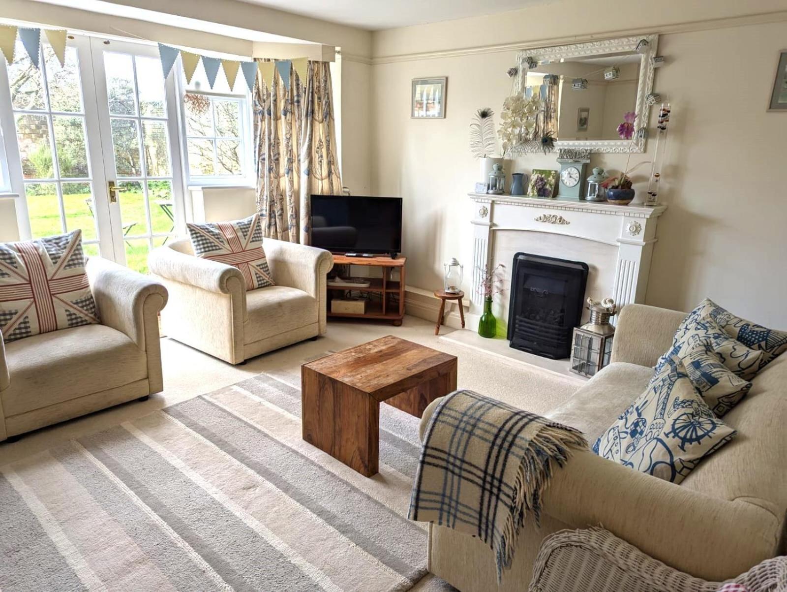 Georgian 2 Bedroom Apartment In Chichester With Free Parking - Chichester Holiday Properties Exterior photo