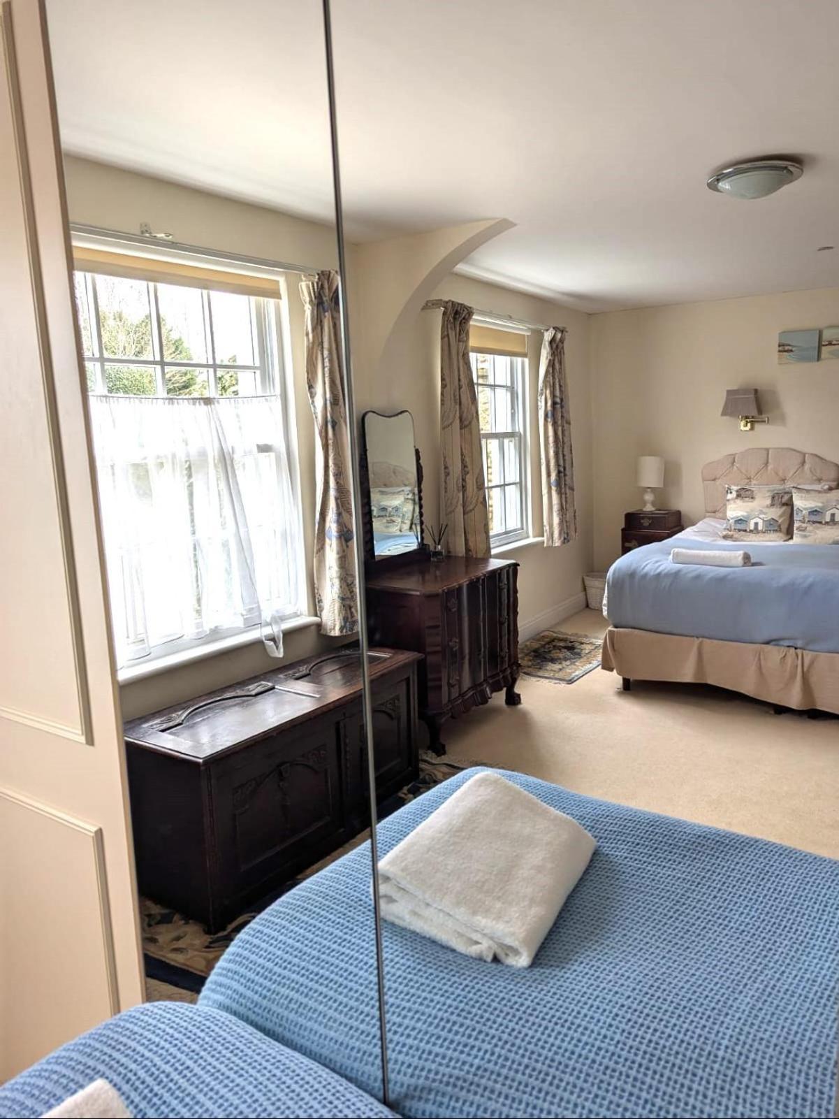 Georgian 2 Bedroom Apartment In Chichester With Free Parking - Chichester Holiday Properties Exterior photo
